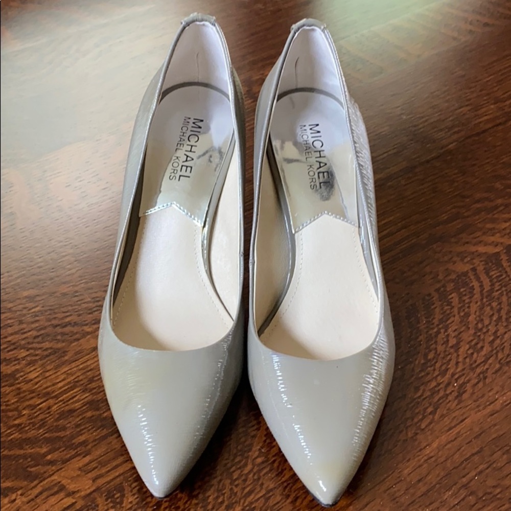 Micheal Kors gray patent leather heels 7M